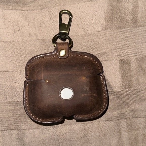 Genuine Leather AirPod, Pro 1-2-3 case - Picture 6 of 8